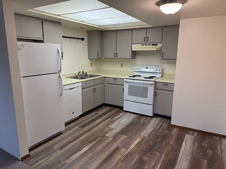 5208 Sunset Dr — Photo 4