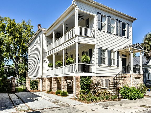 Apt C, wnd Floor - Includes 2 Offstreet Parking Spaces