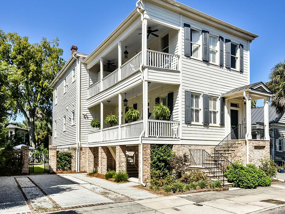 Apt C, wnd Floor - Includes 2 Offstreet Parking Spaces