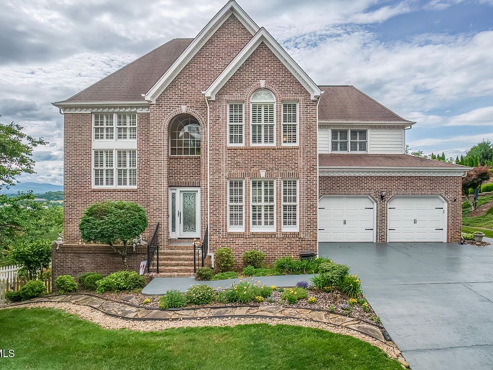 1st image of 3401 Stoneridge Dr