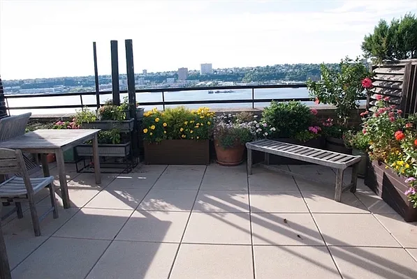 Sold by Corcoran | media 14