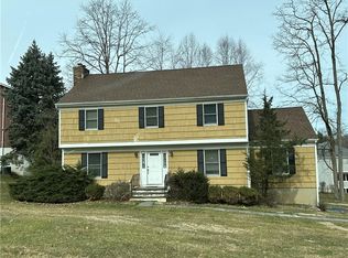 21 Beechwood Rd, Irvington, NY 10533