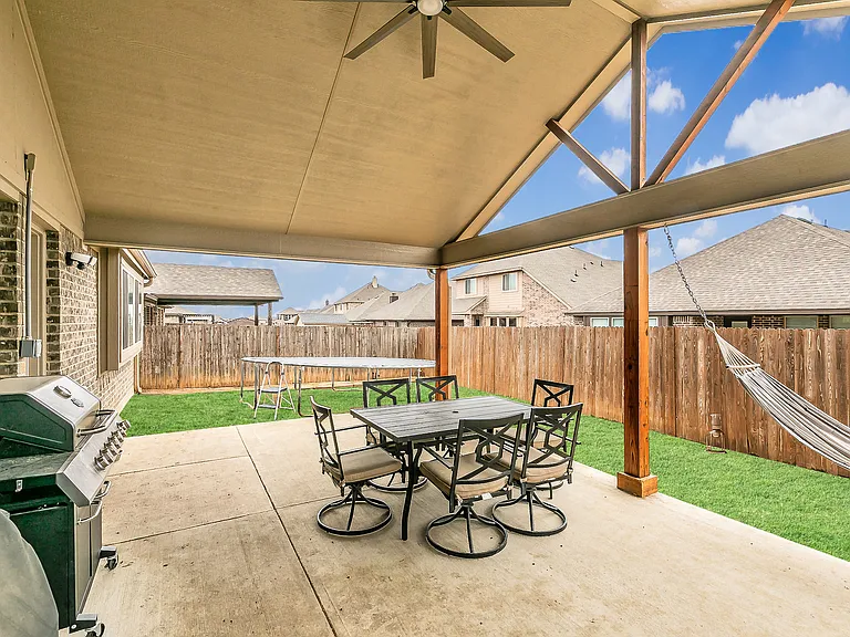 1116 Kingbird Ln — Photo 2