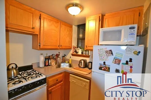Rented by City Stop Realty | media 15