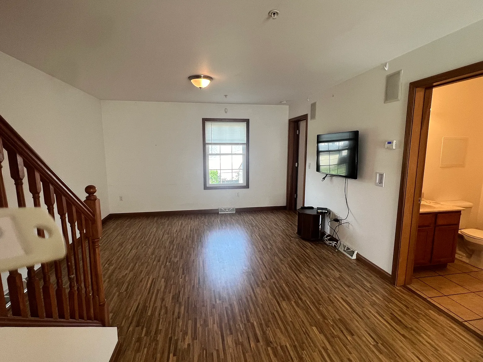 3 bed, 1200 sqft, $1,200 — Photo 2