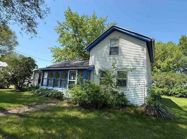 100 N Patten St, Avoca, WI 53506