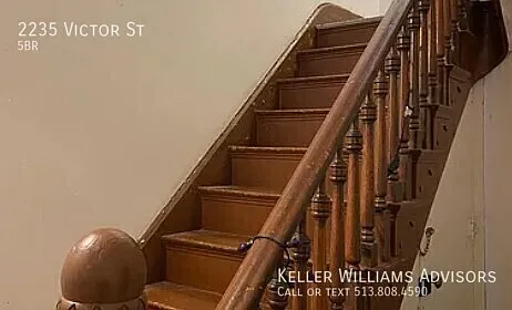 2235 Victor St — Photo 2