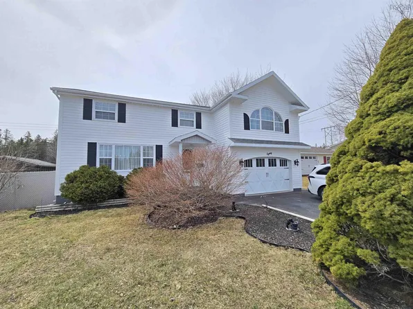80 Parkwood Dr, Sydney River, NS B1S 1H7