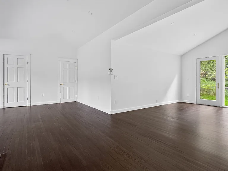 22 Bryden Ter — Photo 4