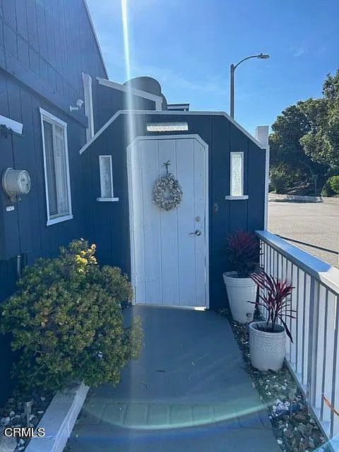 2 bed, 2.0 bath, 1376 sqft, $5,200 — Photo 2
