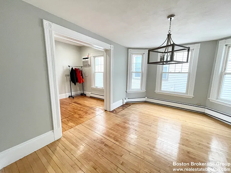 31 Falcon St #2 — Photo 5