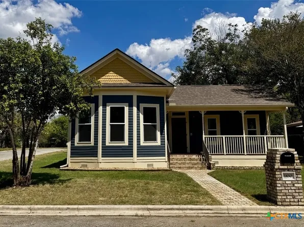 1430 N Hamilton St, Gonzales, TX 78629