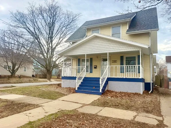 1102 N Madison St, Bloomington, IL 61701