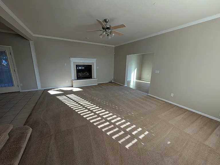 805 Bonnie Ct — Photo 2
