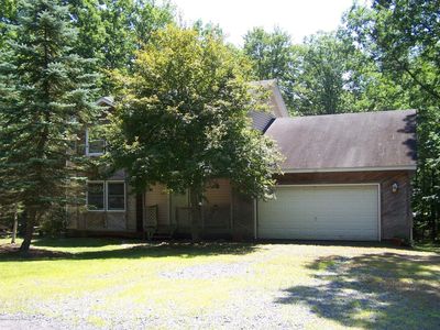 132 E Lake Valley Dr, Hazle Township, PA, 18202
