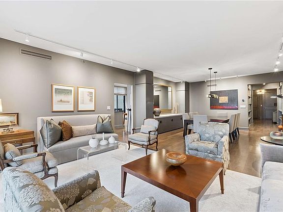 5th image of 2660 Peachtree Rd NW APT 28F