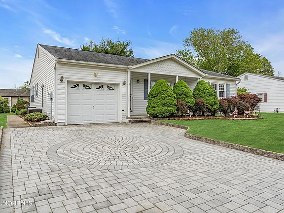 2nd image of 15 Brakenbury Drive