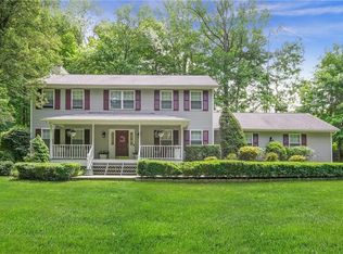 4 Brookfalls Rd, Putnam Valley, NY 10579