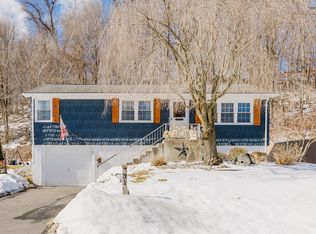 31 Bray Park Dr, Holyoke, MA 01040