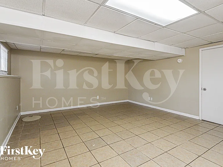 611 Oakwood Dr — Photo 16