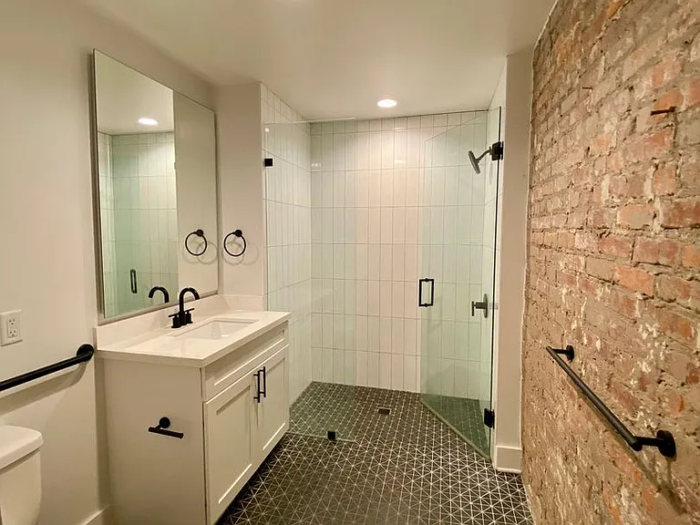 Lofts At Abrams Fixtures — Photo 20