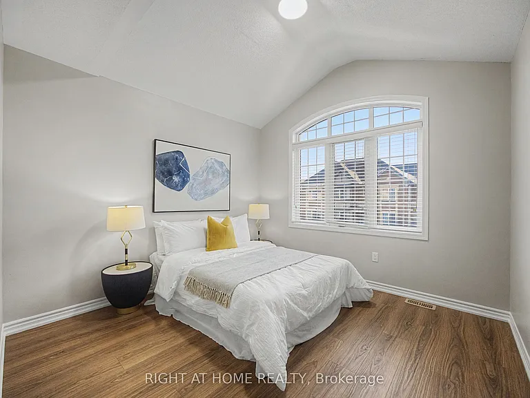 1235 Mulroney Hts — Photo 35