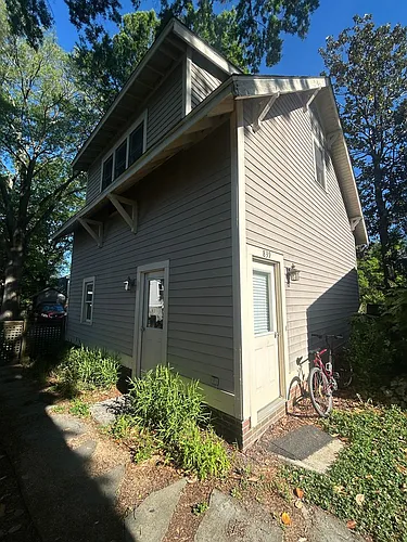 839 Onslow St Photo 1