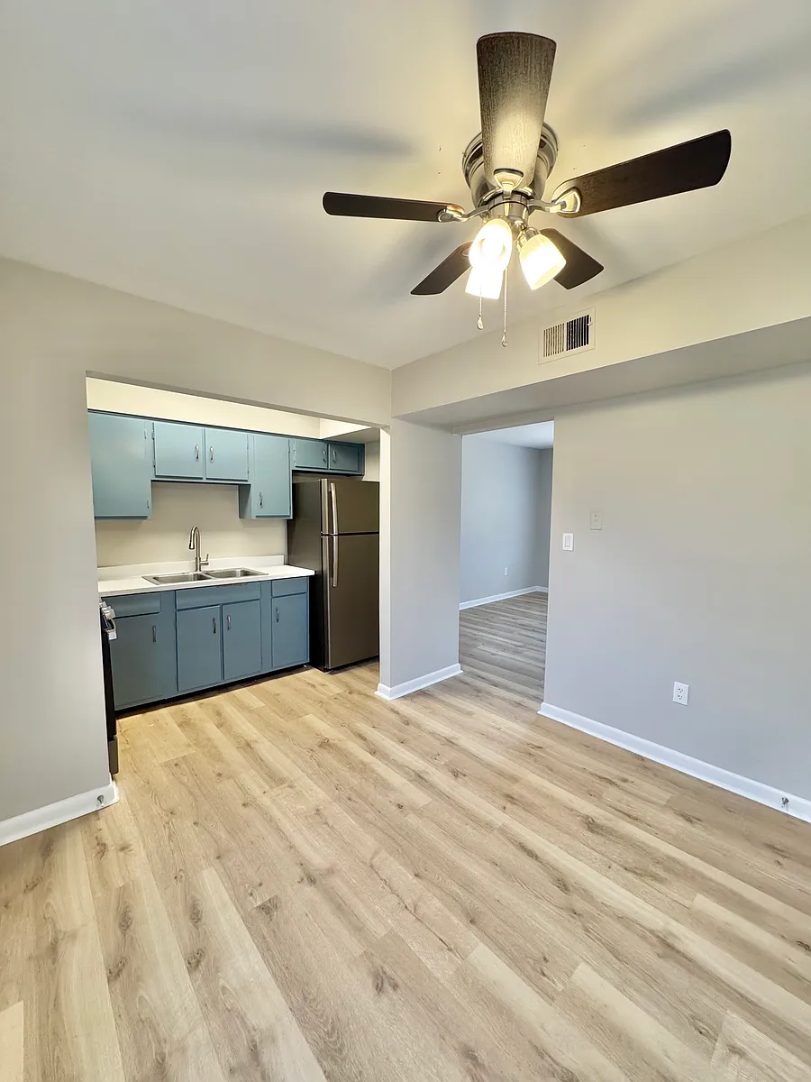 Building Photo - 510 Holladay Dr #403