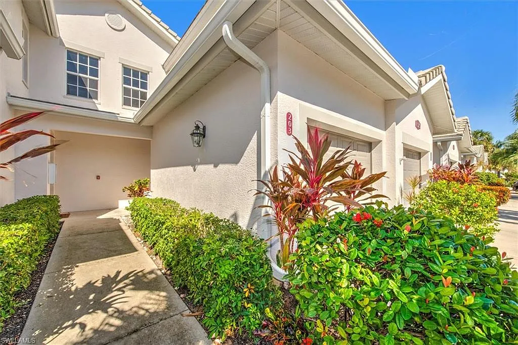 3 bed, 2.0 bath, 2016 sqft, $6,450 — Photo 3