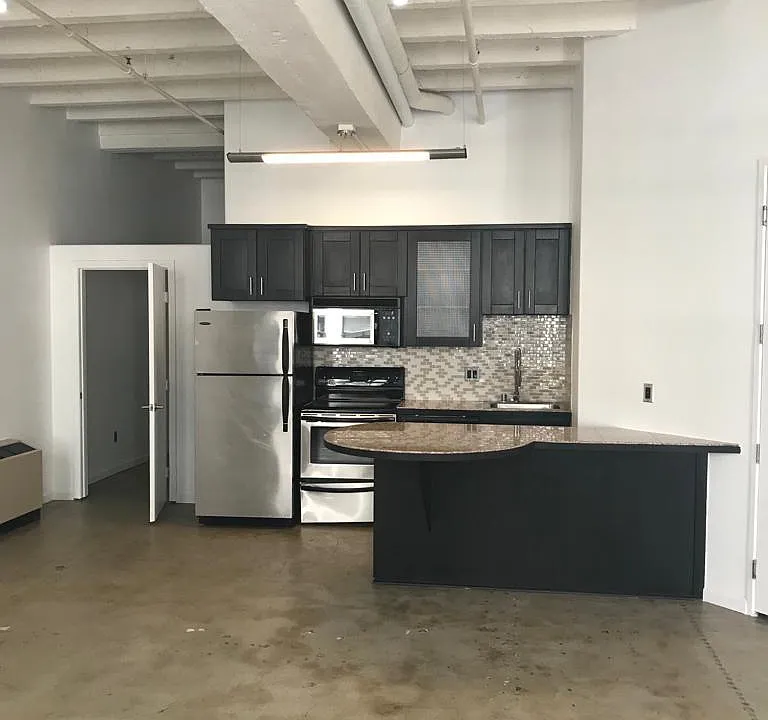 314 W 5th St #325