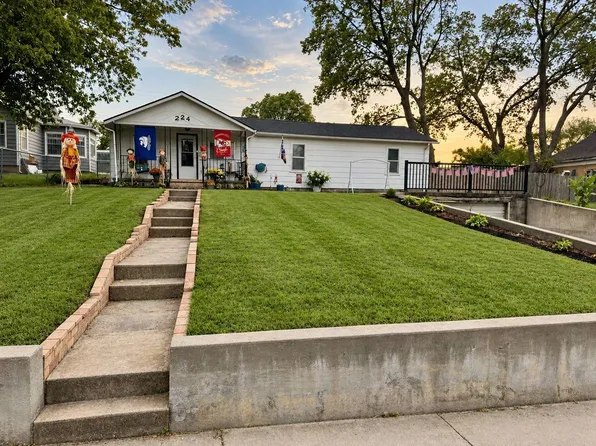 224 E 13th St, Concordia, KS 66901