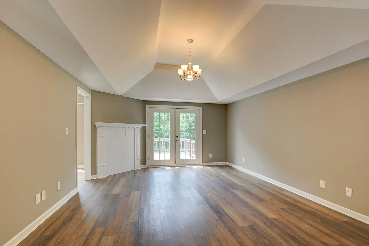 Building Photo - 244 Marshall Dr