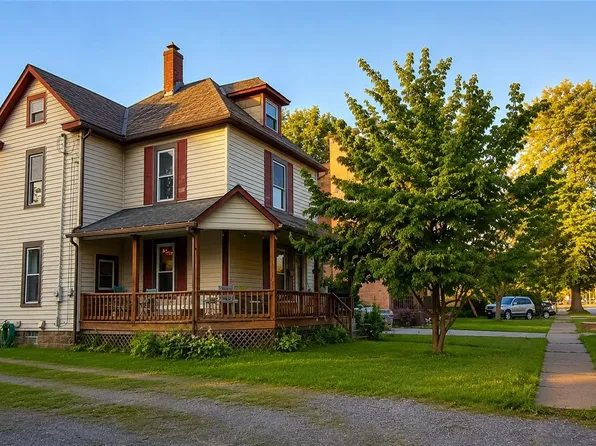317 Lincoln Ave, Grove City, PA 16127