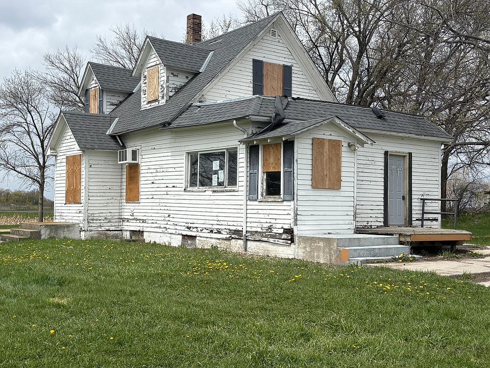 1st image of 420 Depue St