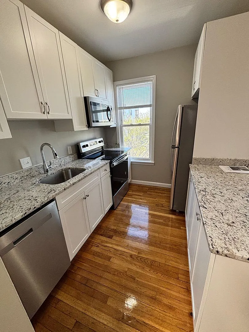 Newly updated 2bed in Chelsea is now available — Photo 1