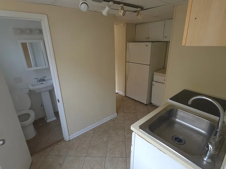 111 N Lake Ave #2 — Photo 8