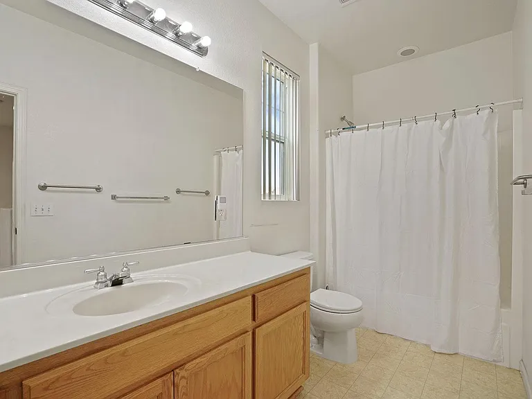2390 Gibralter Ln — Photo 22