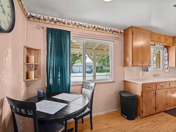 4th image of 2409 Dana Ln