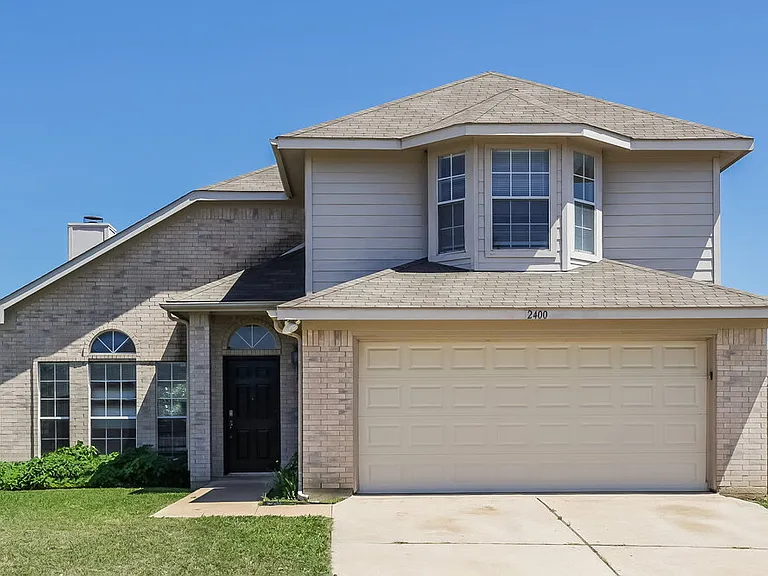 2400 Stagecoach St — Photo 1