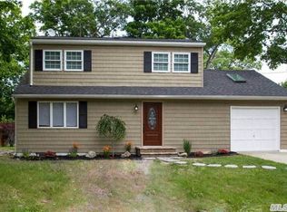 5 Minerva Ln, Centereach, NY 11720