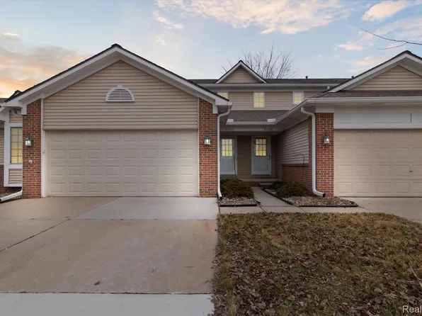 21612 Adams Dr, Riverview, MI 48193