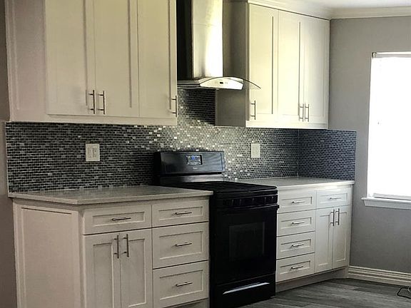 4th image of 3400 Eastbrook Dr
