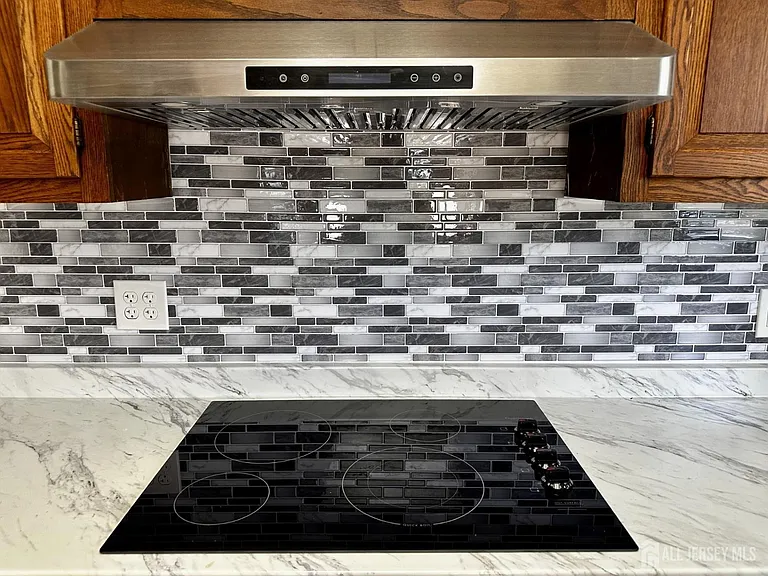 242 Marblehead Ln #B — Photo 7