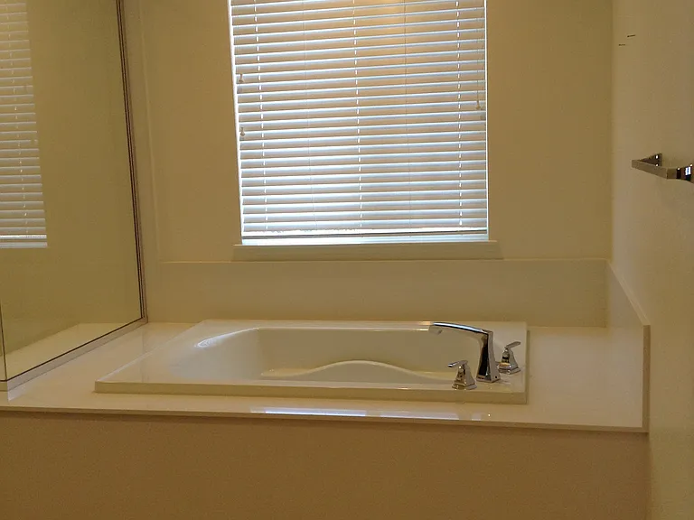 413 Wayland Loop — Photo 39