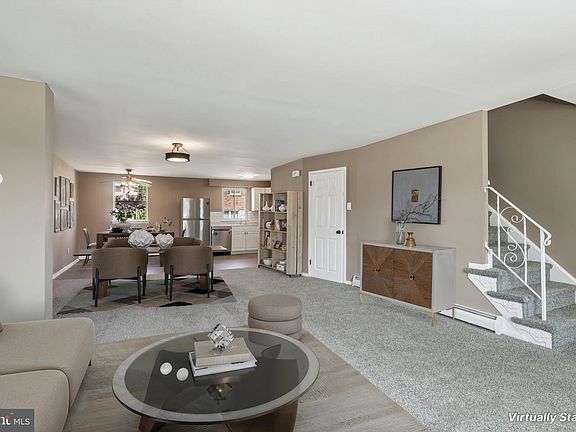 3rd image of 10012 Warfield Pl