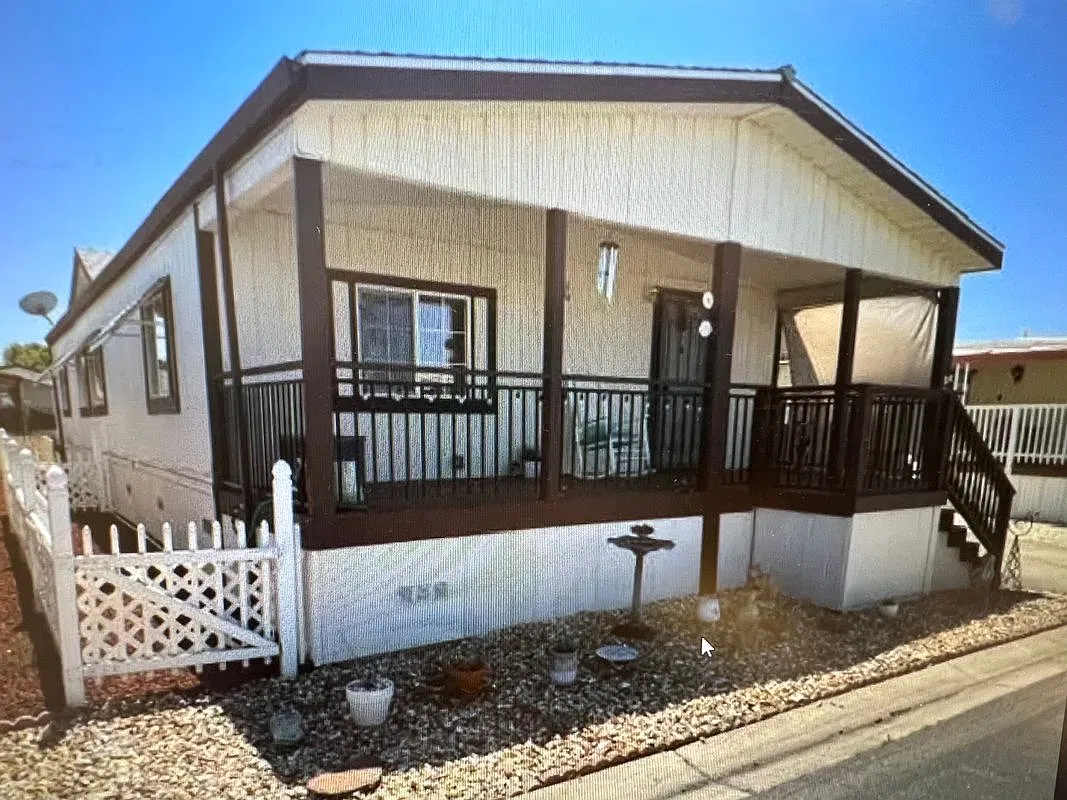 2 bed, 2.0 bath, 1100 sqft, $2,000 — Photo 1