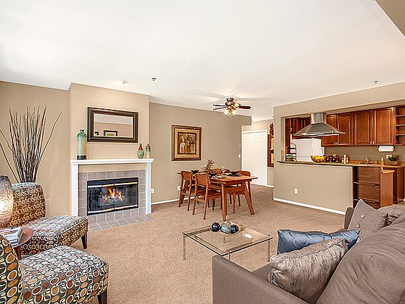 3rd image of 7912 170th Ave NE Unit 207