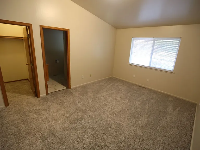 6910 E Crestwood Ct — Photo 8