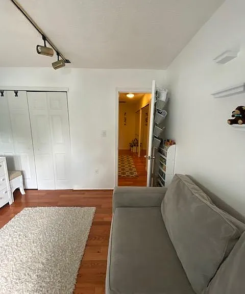 360 Hadleigh Ln — Photo 23