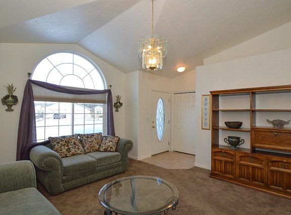 4th image of 3830 E Heartland Cir